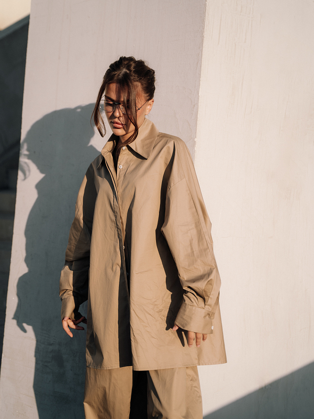 рубашка oversize в мужском стиле песочная из хлопка